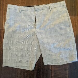 Men's B&W plaid casual short